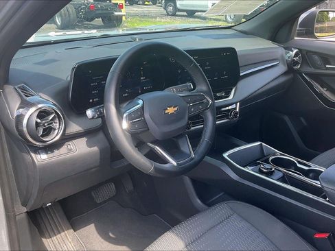 Used 2026 Chevrolet Equinox LT FWD image 14