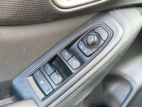 Used 2023 Subaru Forester Premium AWD/4WD image 9