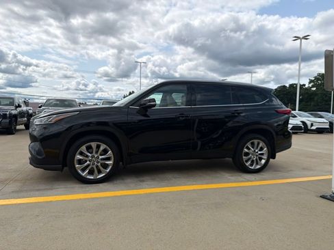 Used 2020 Toyota Highlander Limited AWD/4WD image 3