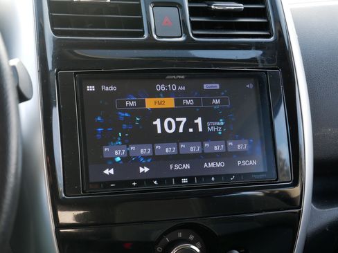 Used 2018 Nissan Versa Note SV image 22