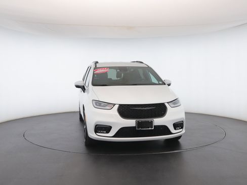 Used 2023 Chrysler Pacifica Touring-L w/ S Appearance Package image 34