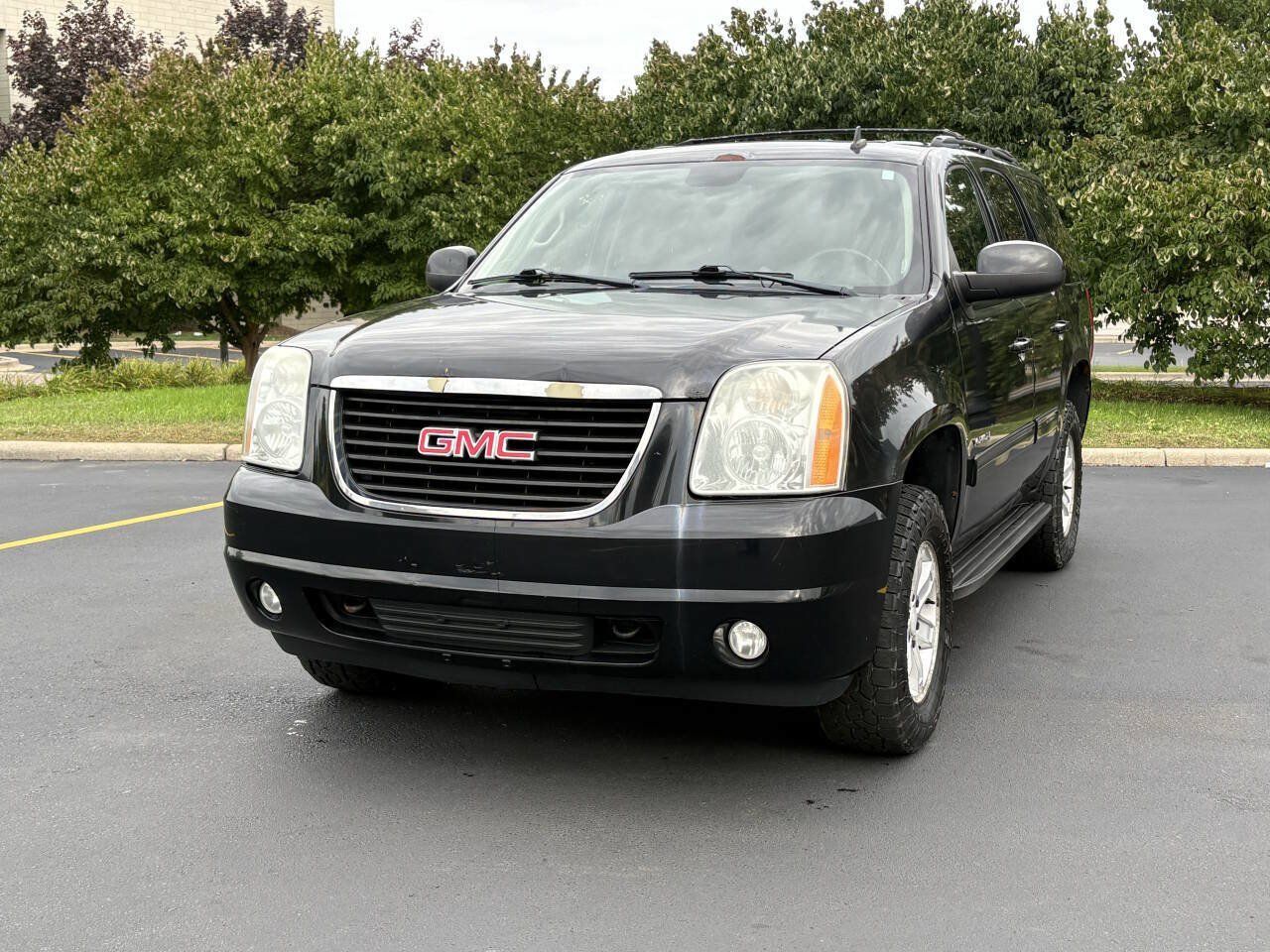 Used 2010 GMC Yukon SLE w/ SLE-2 Equipment Package AWD/4WD image 5