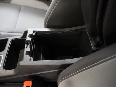 Used 2019 Ford Escape SE FWD image 23