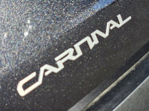 New 2026 Kia Carnival SX image 8