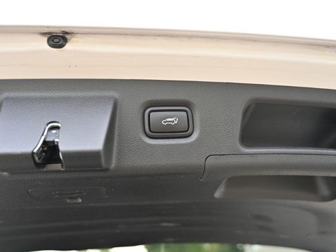 Used 2023 Hyundai Santa Fe Limited image 22