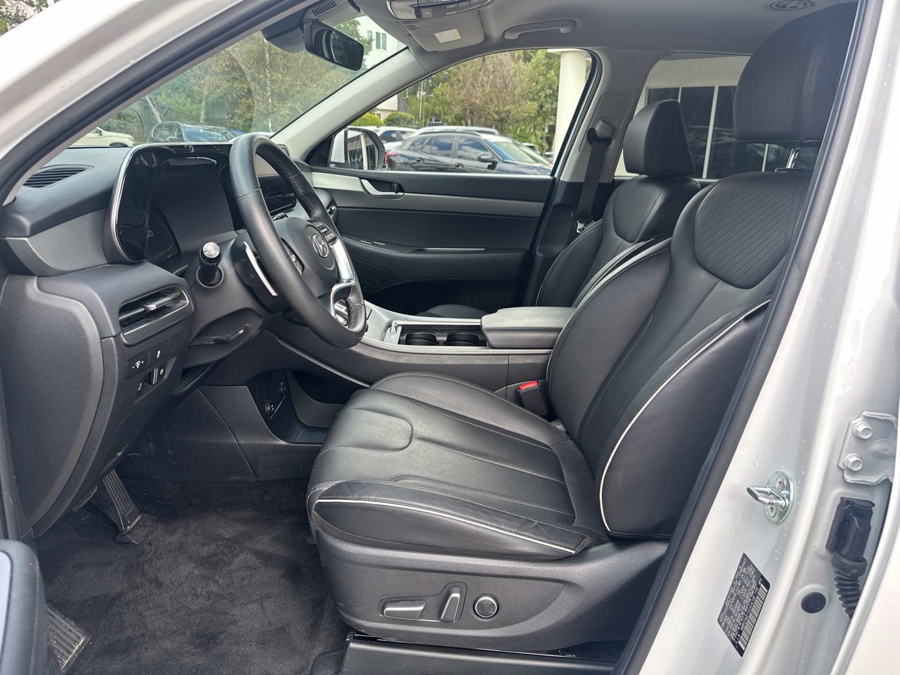 Used 2025 Hyundai Palisade SEL FWD image 9
