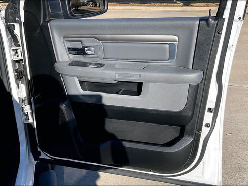Used 2018 RAM 1500 SLT image 21