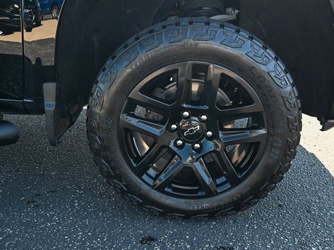 Used 2024 Chevrolet Silverado 1500 LT Trail Boss w/ Protection Package image 15