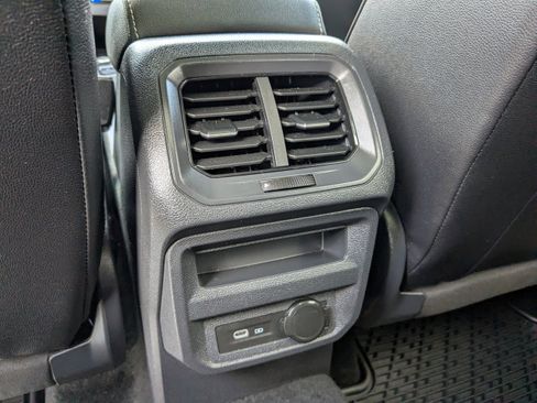 Used 2024 Volkswagen Tiguan SE R-Line image 15