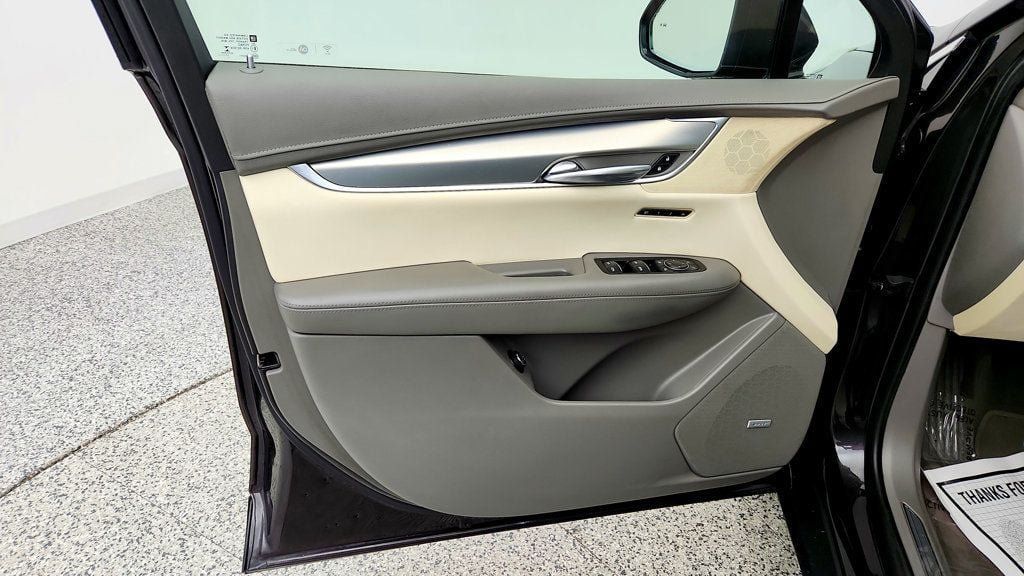 Used 2018 Cadillac XT5 Premium Luxury FWD image 11