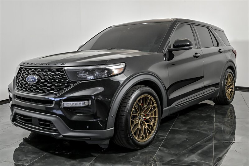 Used 2022 Ford Explorer ST w/ Equipment Group 401A AWD/4WD image 2