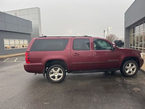 Used 2008 Chevrolet Suburban LT image 9