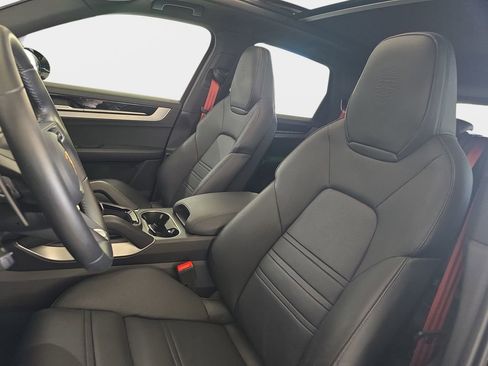 Used 2024 Porsche Cayenne S image 17
