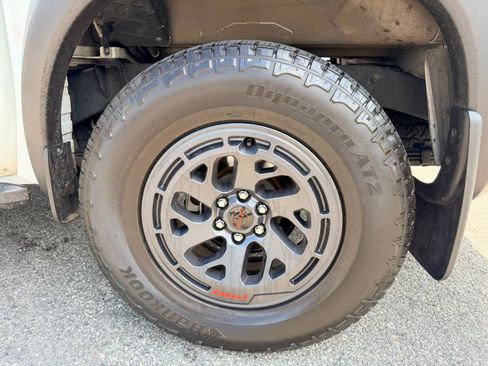 Used 2022 Nissan Frontier PRO-4X AWD/4WD image 38