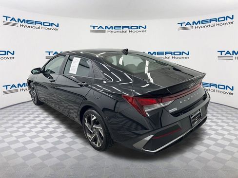 Used 2025 Hyundai Elantra Sport FWD image 3
