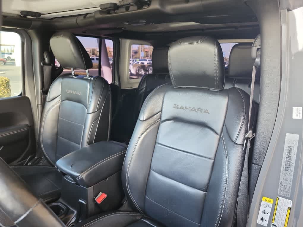 Used 2019 Jeep Wrangler Unlimited Sahara w/ Uconnect 4C Nav & Sound Group AWD/4WD image 16