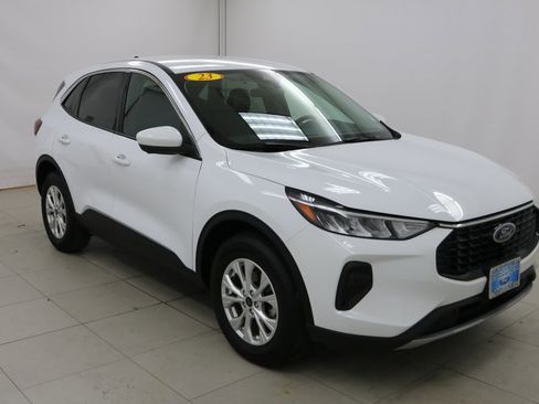 Used 2023 Ford Escape Active w/ Tech Pack #2 image 9
