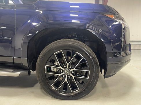 Used 2025 Lexus GX 550 w/ Accessory Package (2T) image 16