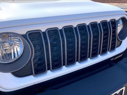 Used 2025 Jeep Wrangler Unlimited Sport AWD/4WD image 30