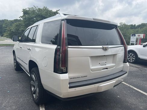 Used 2016 Cadillac Escalade Premium AWD/4WD image 5