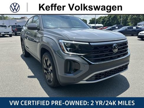 Certified 2024 Volkswagen Atlas Cross Sport SE FWD image 9