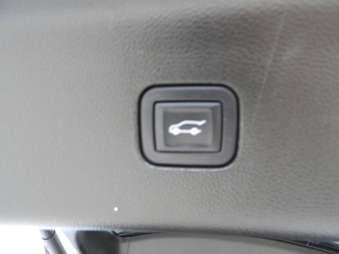Used 2022 Buick Enclave Essence w/ Trailering Package, 5000 lbs. FWD image 33