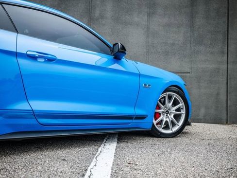 Used 2017 Ford Mustang GT Premium w/ Equipment Group 401A RWD image 30