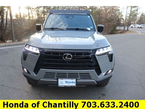 Used 2024 Lexus GX 550 image 2