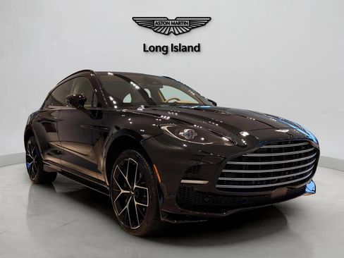 New 2026 Aston Martin DBX 707 image 3