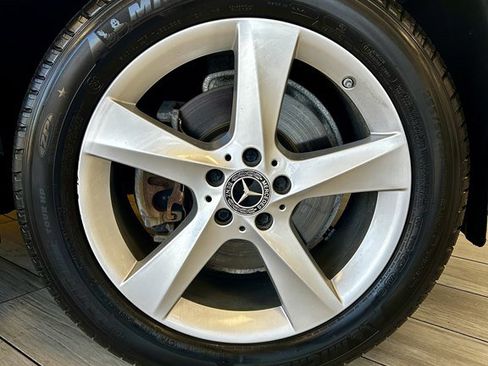 Used 2018 Mercedes-Benz GLE 350 4MATIC image 19