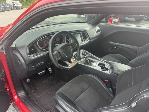 Used 2016 Dodge Challenger SRT Hellcat RWD image 8