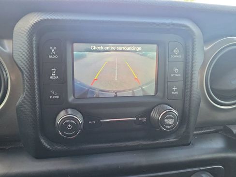 Used 2019 Jeep Wrangler Unlimited Sport S AWD/4WD image 18