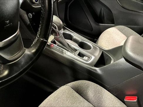 Used 2023 Chevrolet Equinox LT FWD image 18