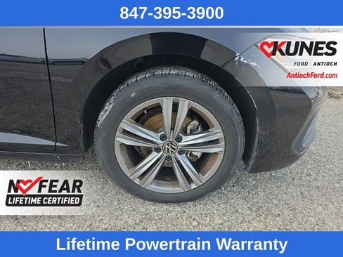 Used 2024 Volkswagen Jetta SE image 9