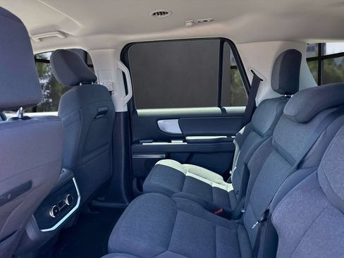 Used 2025 Ford Expedition Active RWD image 15