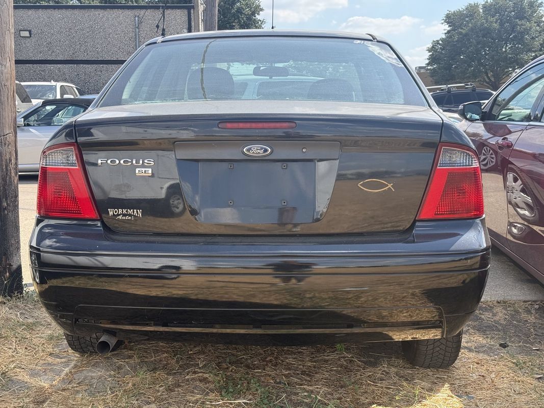 Used 2007 Ford Focus SE FWD image 4