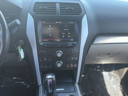 Used 2013 Ford Explorer XLT FWD image 17