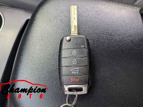 Used 2019 Kia Sorento AWD image 30