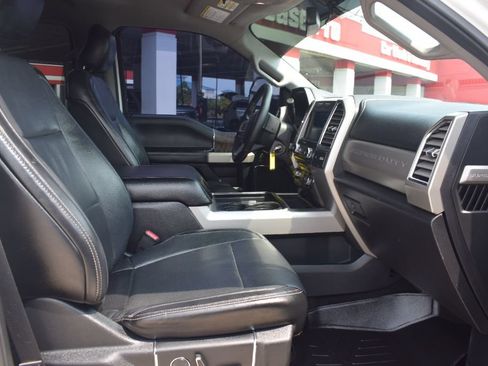 Used 2017 Ford F250 Lariat w/ FX4 Off-Road Package AWD/4WD image 15