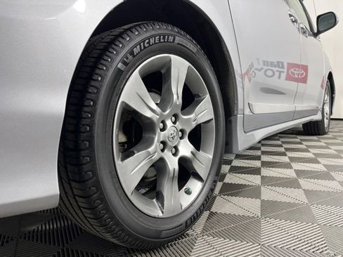 Used 2013 Toyota Sienna SE image 21