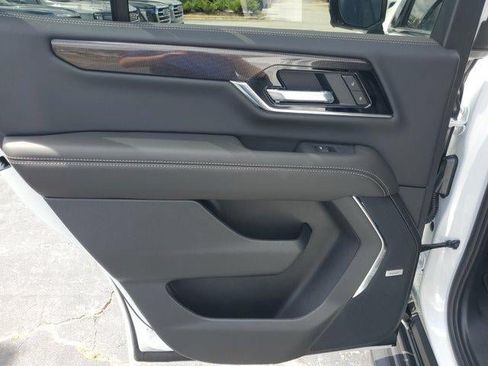 New 2026 GMC Yukon Elevation AWD/4WD image 13
