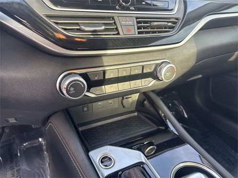 Used 2024 Nissan Altima 2.5 SR w/ SR Premium Package image 22