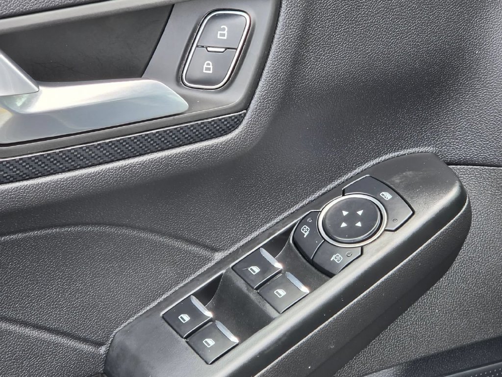Used 2025 Ford Escape ST-Line AWD/4WD image 13