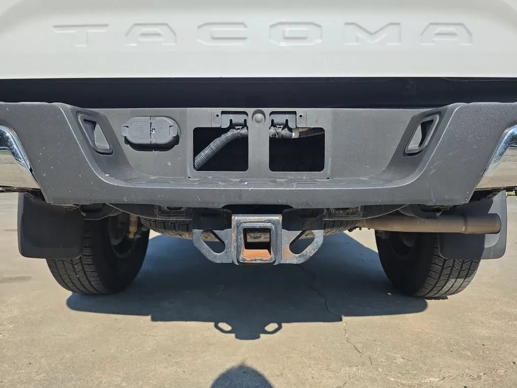 Used 2017 Toyota Tacoma TRD Off-Road w/ Tow Package RWD image 12