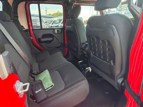 Used 2021 Jeep Gladiator Mojave AWD/4WD image 16