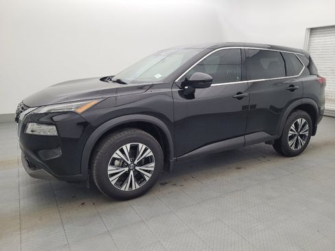 Used 2021 Nissan Rogue SV image 2
