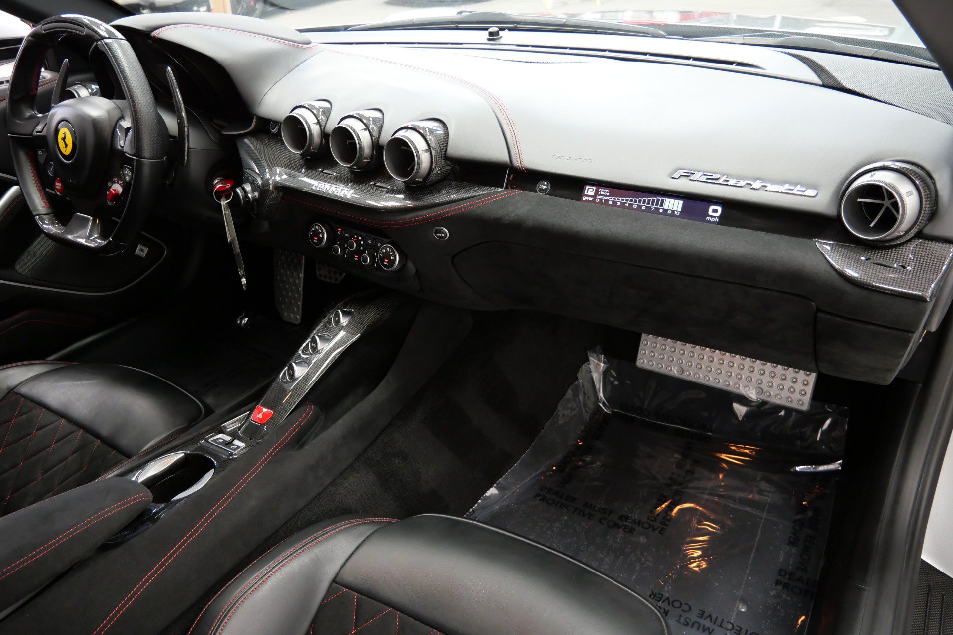 Used 2015 Ferrari F12 Berlinetta RWD image 14