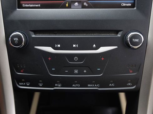 Used 2013 Ford Fusion SE FWD image 31
