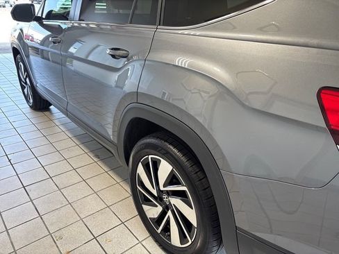 Used 2024 Volkswagen Atlas SE AWD/4WD image 20