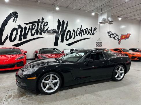 Used 2011 Chevrolet Corvette Coupe w/ 1LT RWD image 26